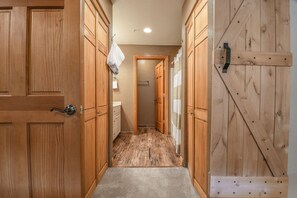 Condo, Multiple Beds, Mountain View (Hidden River Lodge 5943) | Interior