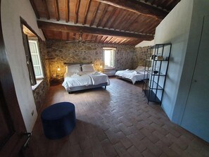 Comfort Apartment, 1 Bedroom, Private Bathroom, Hill View | Egyptian cotton sheets, premium bedding, minibar, iron/ironing board - VIN Hotel - La Meridiana (Montieri)