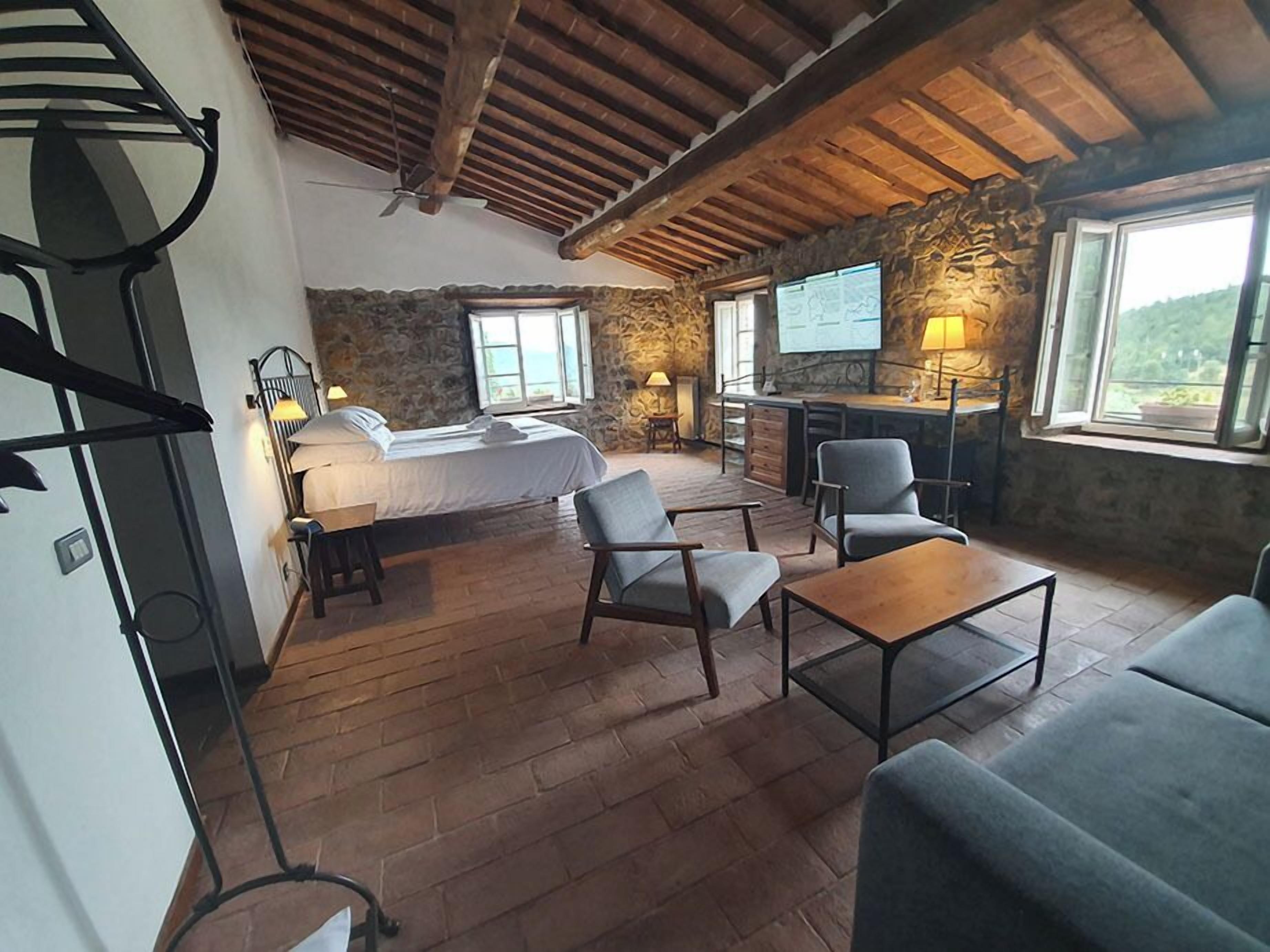 Suite estudio de luna de miel, vistas al jardín | Sábanas de algodón egipcio, ropa de cama de alta calidad, minibar