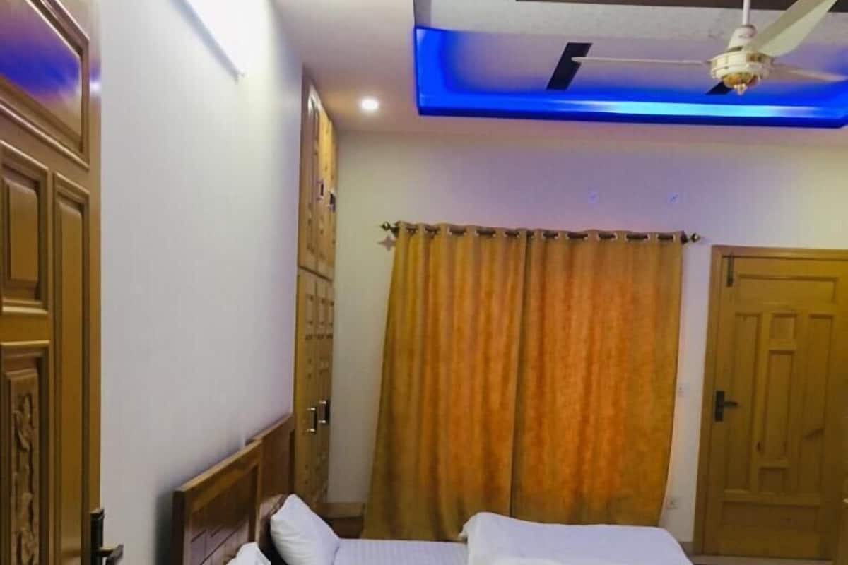 Basic Single Room, 2 Single Beds
