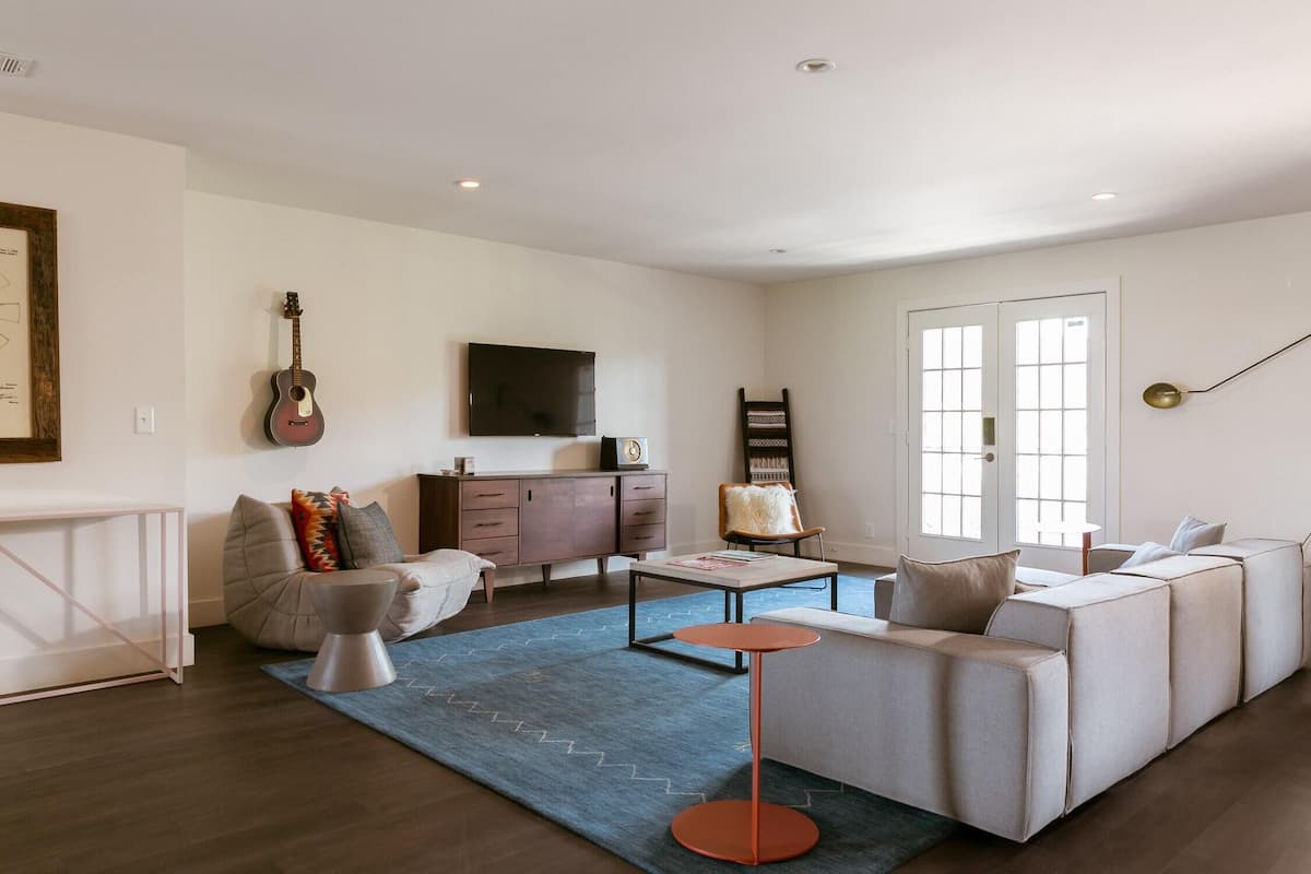 Habitación Deluxe | Minibar, escritorio, espacio para trabajar con laptop y wifi gratis 