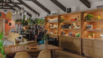 Se ofrece un desayuno a la carta todos los días (por un coste adicional)