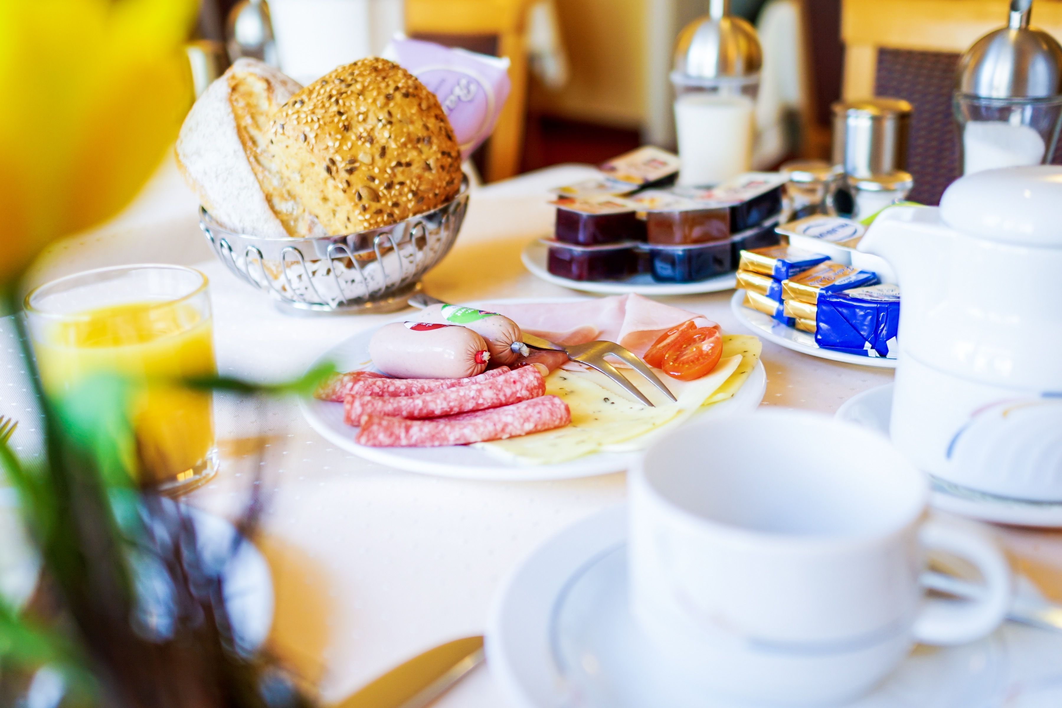 daily continental breakfast (eur 15 per person)