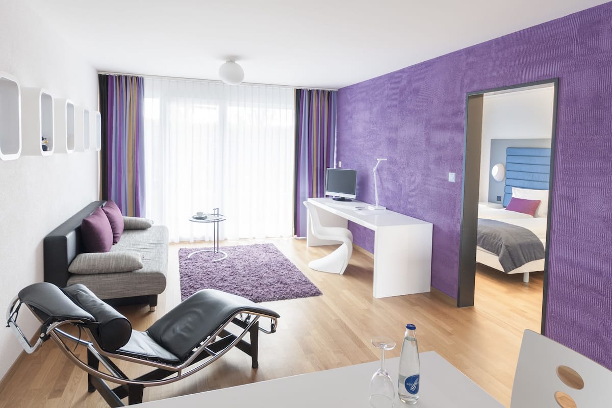 Departamento, vista al jardín | Escritorio, insonorización, cunas gratuitas y wifi gratis