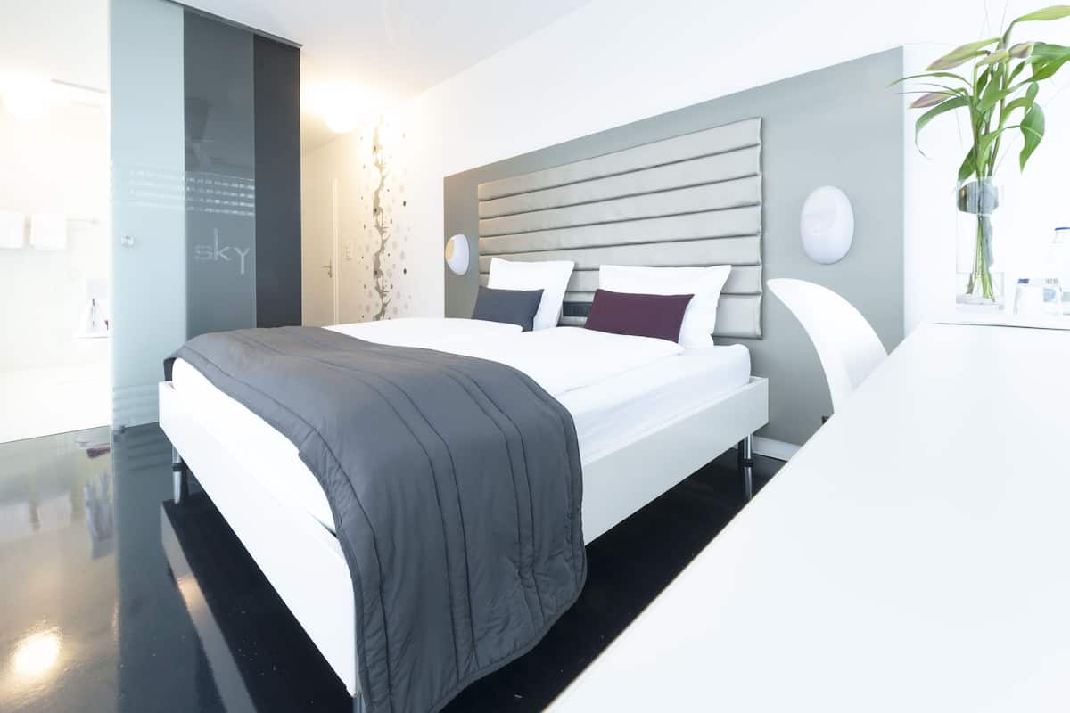 Habitación empresarial doble | Escritorio, insonorización, cunas gratuitas y wifi gratis