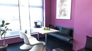 Desayuno buffet los días de semana (CHF 10 por persona)