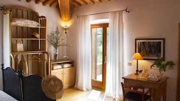 1 camera, copriletto in piuma, una scrivania, Wi-Fi gratuito