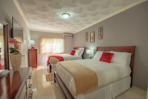 Luxury House, Multiple Beds, Non Smoking | 3 bedrooms, Egyptian cotton sheets, premium bedding, down duvets - Tropical Escape Villa - 3 Bedroom (St. Ann's Bay)