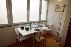 Apartment, Multiple Beds, Non Smoking, Courtyard View | Private kitchen | Fridge, microwave, oven, stovetop - Egidio studio apartment 1 (Florence)