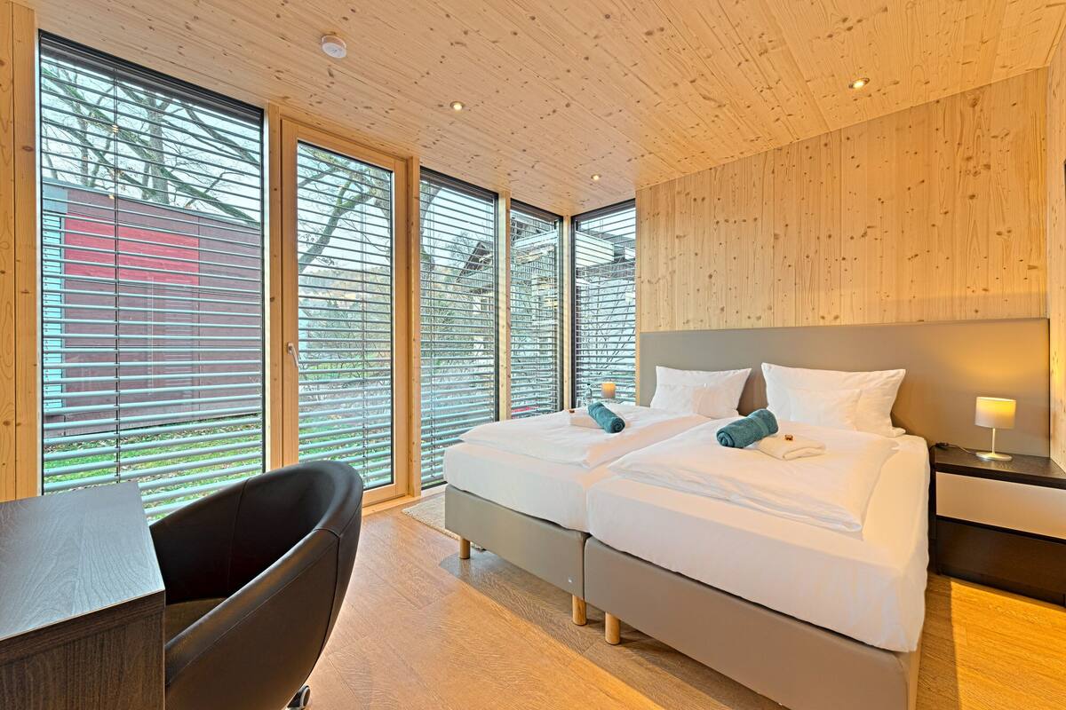 Classic Apartment | Hypo-allergenic bedding, minibar, desk, free WiFi