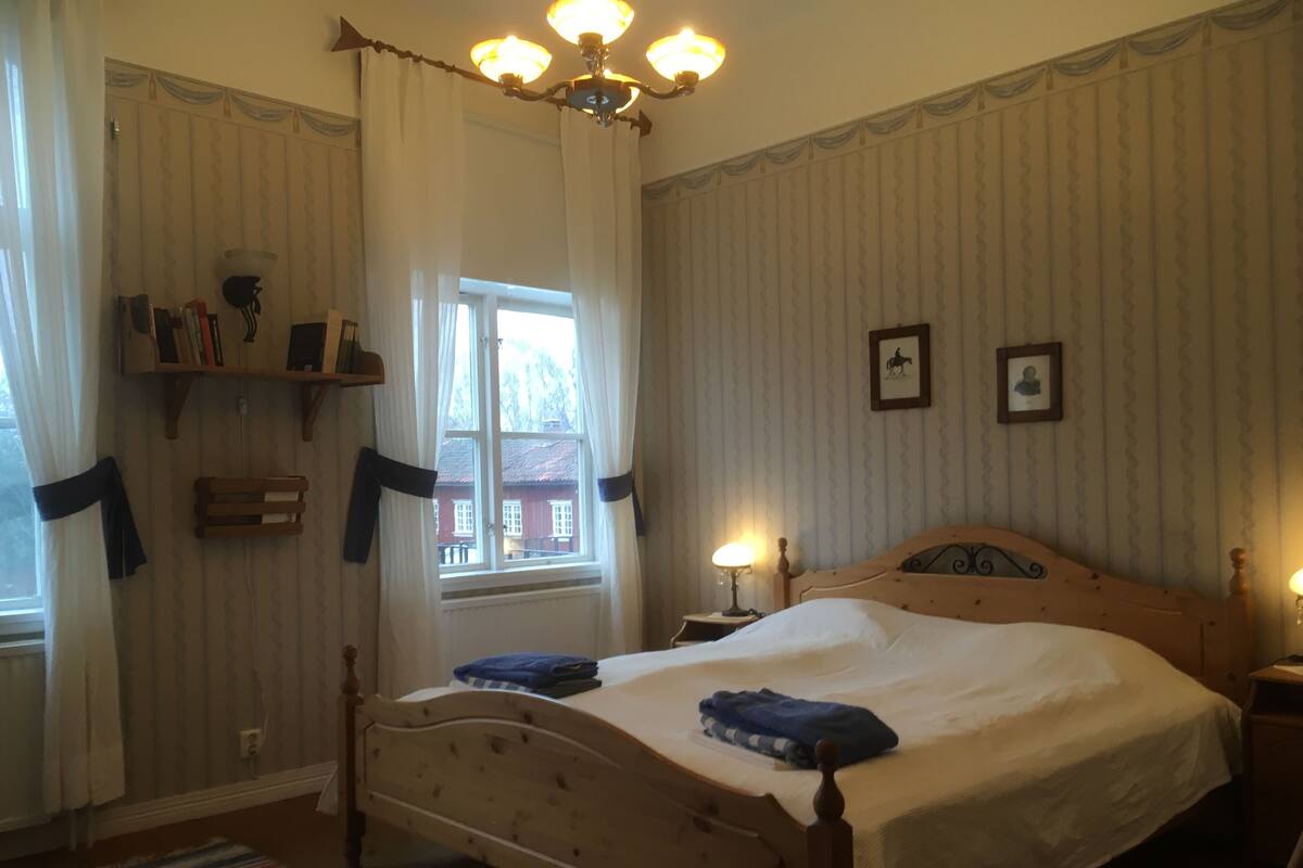 Dobbelt- eller tomannsrom, privat bad | Ekstrasenger (mot et tillegg)