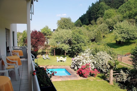 Vista giardino. Pension Burk
