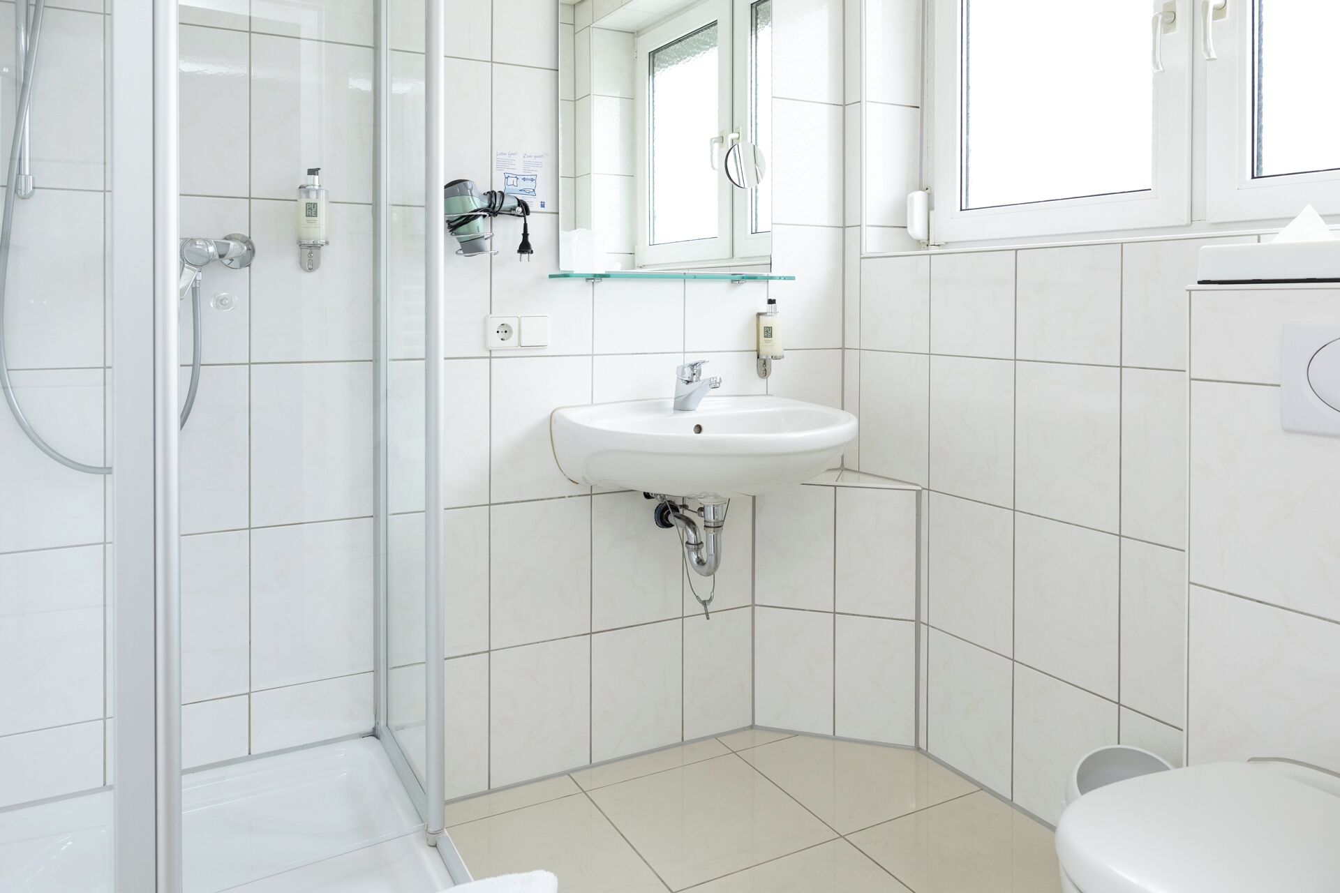 single room | bathroom | shower, slippers, towels