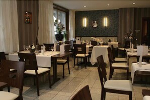 Free daily buffet breakfast - Hotel Restaurant Passmann (Luedenscheid)