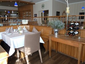 Bar (on property) - DAHL Hotel & Restaurant GmbH (Wachtberg)