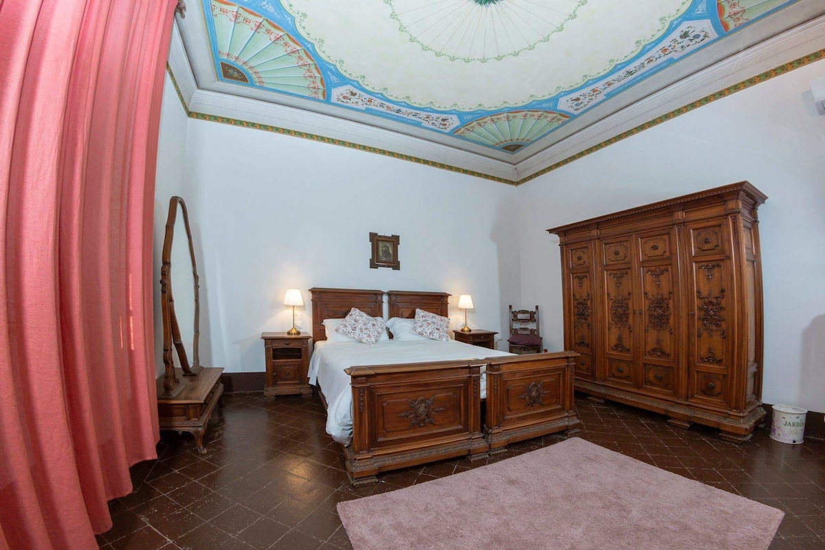 Suite superior | Cortinas opacas, cunas gratuitas, camas supletorias y wifi gratis