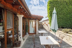 Superior Apartment, 1 Bedroom (Opozo) | Front of property - Casa DonaMaría (Ordes)