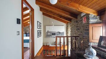 Double Room (Azul)