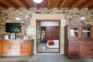 Minibar, lits pliants/supplémentaires, Wi-Fi gratuit, draps fournis