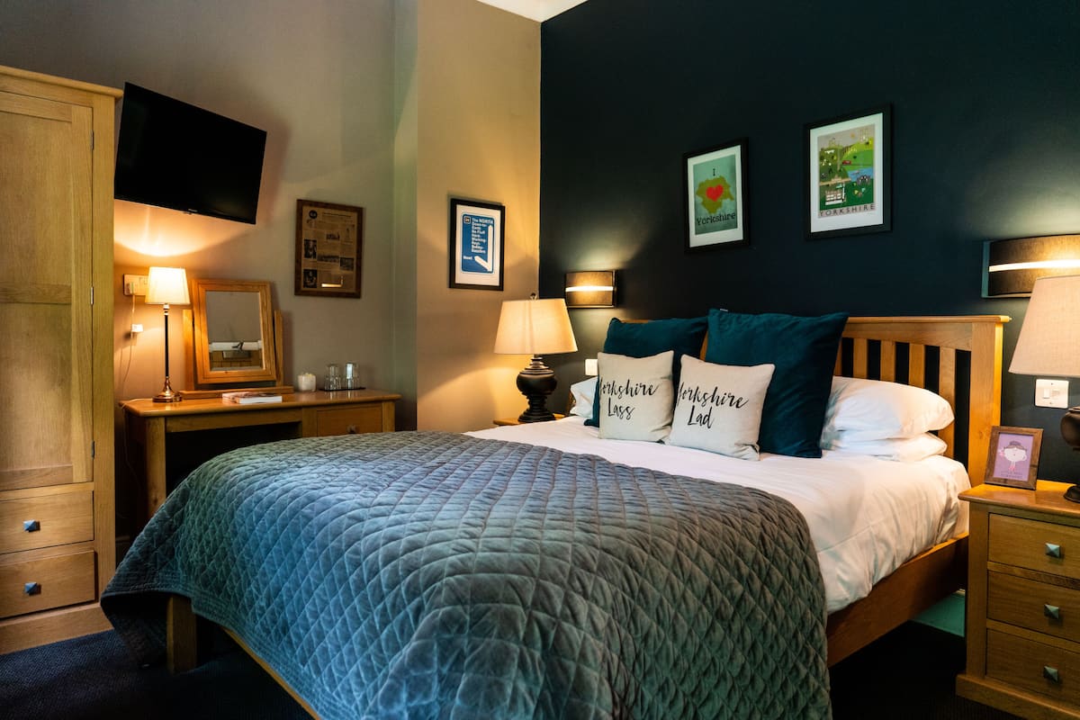 Standard Double Room | 1 bedroom, blackout curtains, iron/ironing board, free WiFi
