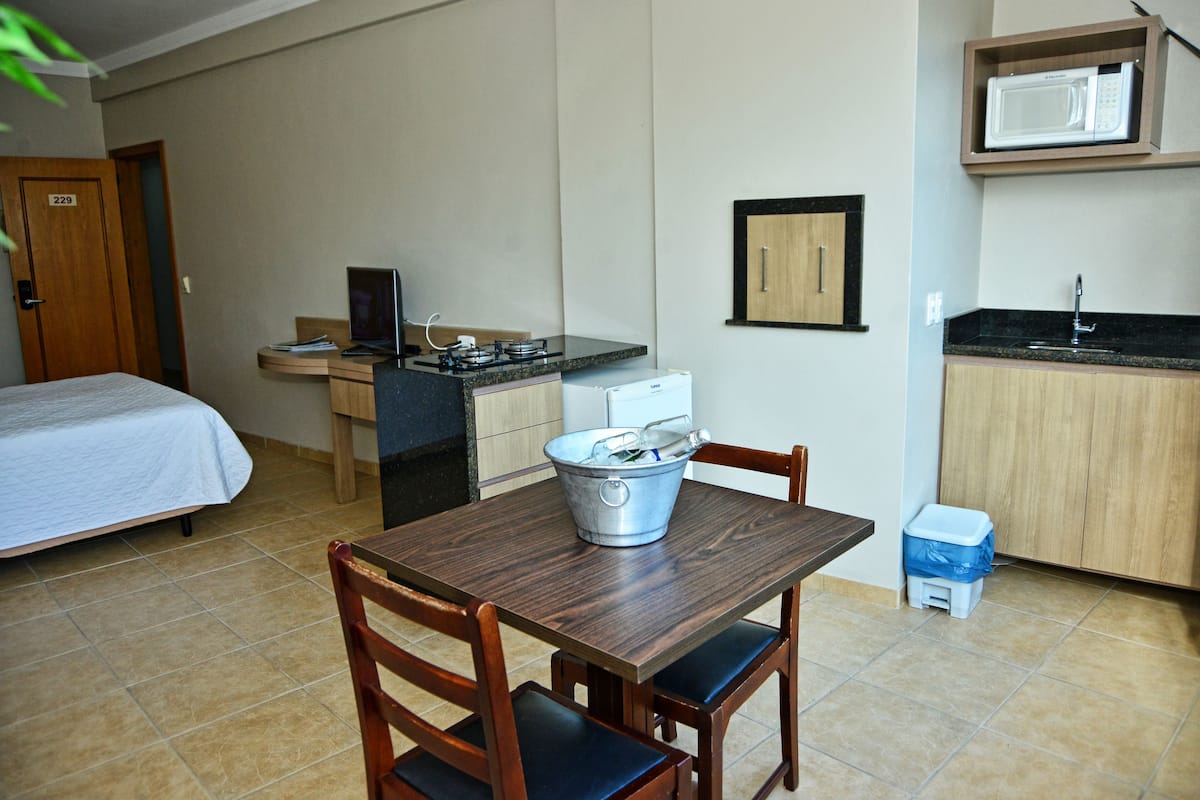 1 habitación, minibar, caja de seguridad en la habitación y escritorio