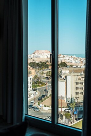 Näkymä rannalle/valtamerelle