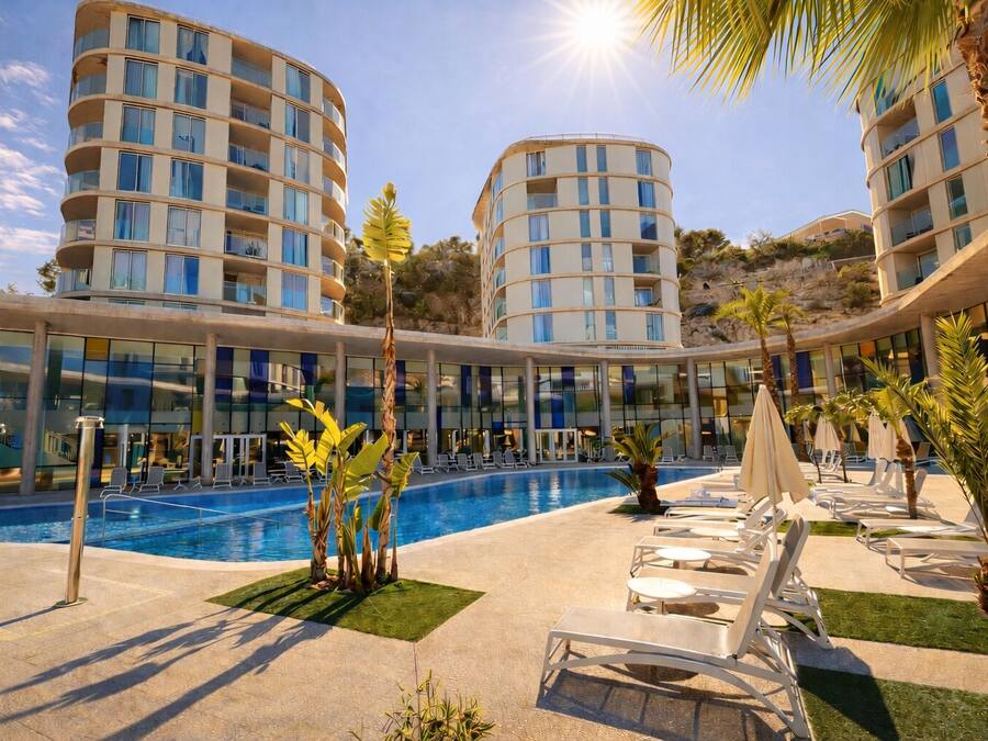 Indoor pool, seasonal outdoor pool, pool loungers