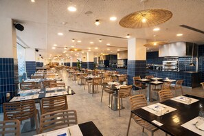 Breakfast, lunch and dinner served  - Palladium Hotel Peñíscola (Peniscola)
