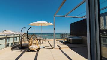 Sviitti, terassi (Master Jacuzzi) | Terassi/patio