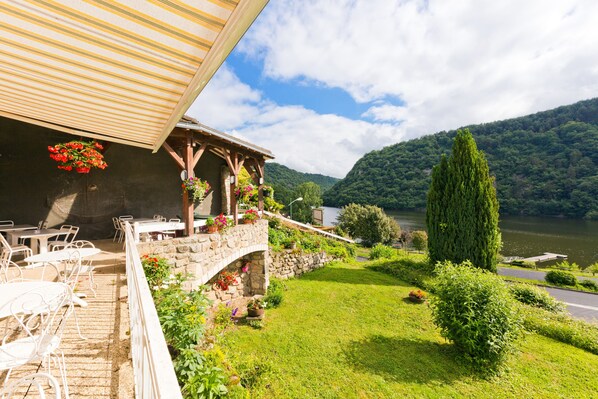 Standard Double Room | Mountain view