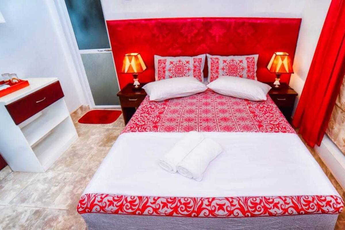Economy Double or Twin Room, 1 Queen Bed, Accessible, Smoking | 1 bedroom, premium bedding, down comforters, pillowtop beds