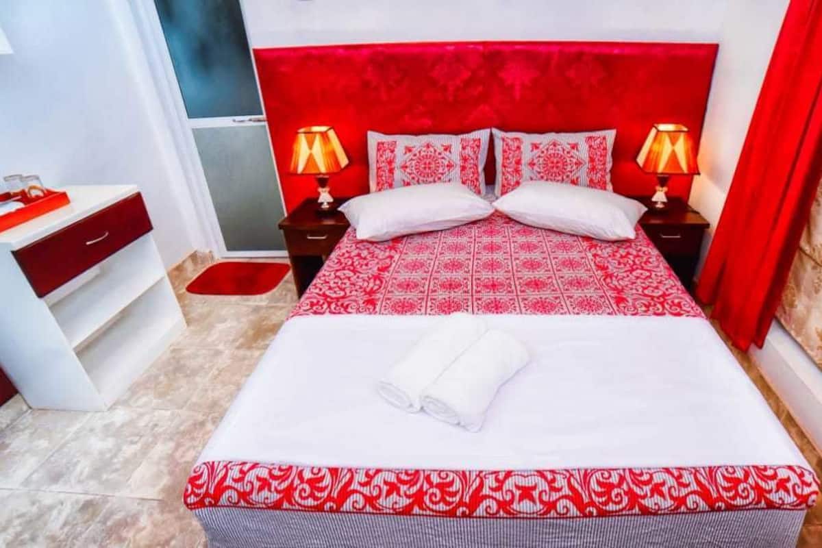 Economy Double or Twin Room, 1 Queen Bed, Accessible, Smoking | 1 bedroom, premium bedding, down duvets, pillow-top beds