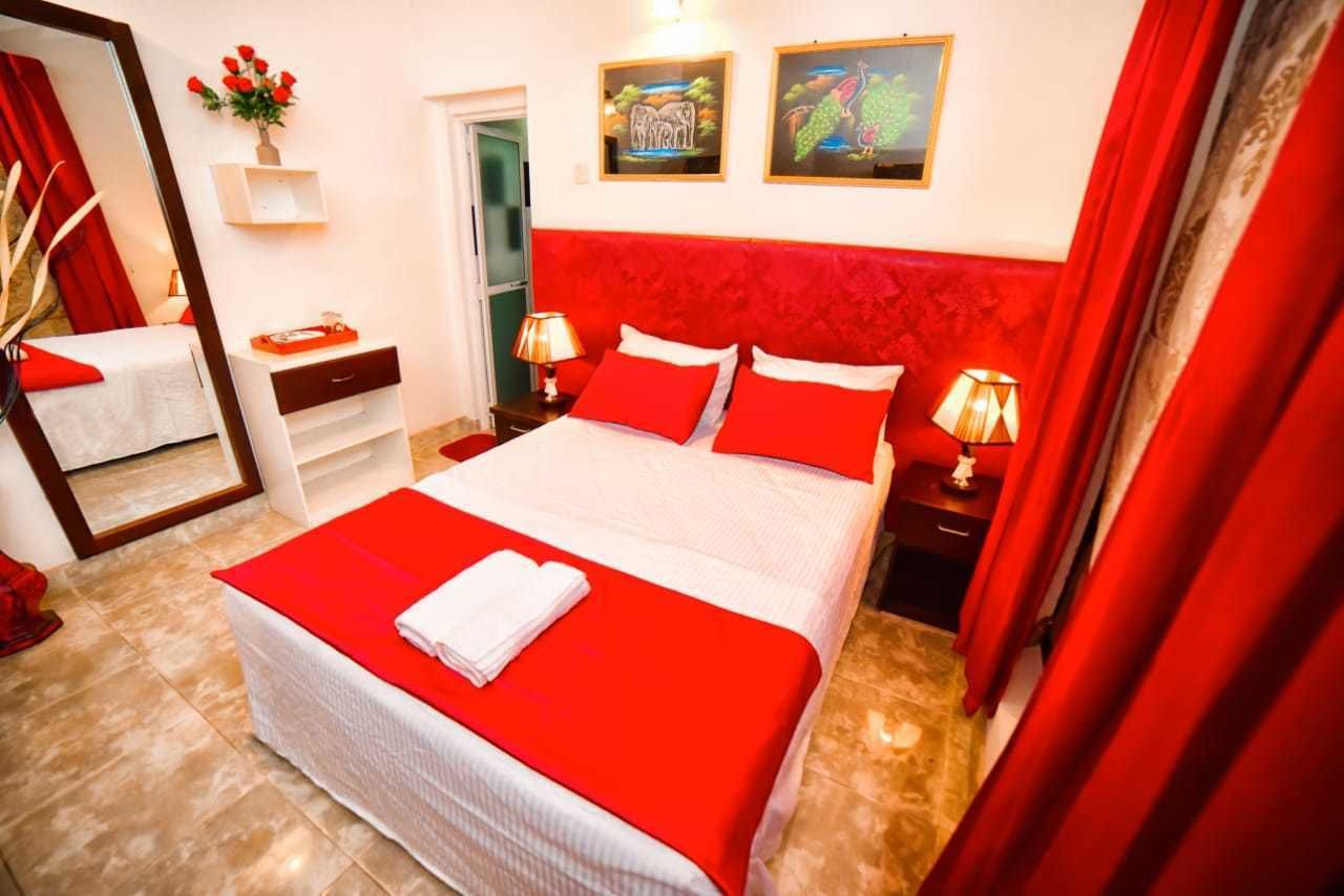 이코노미 더블룸 또는 트윈룸, 퀸사이즈침대 1개, 장애인 지원, 흡연 | 1 개의 침실, 고급 침구, 오리/거위털 이불, 필로우탑 침대