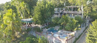 Zapote Tree Inn