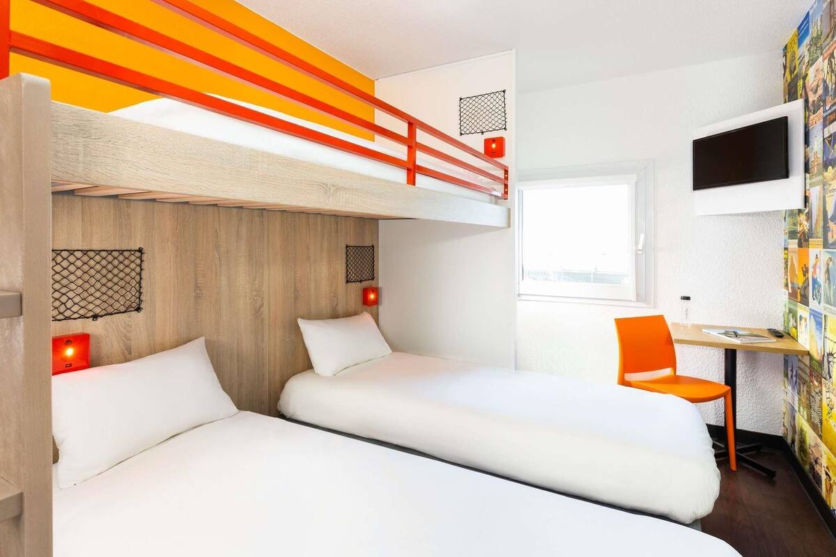 Habitación, 1 cama doble (Cabrio) | Espacio para trabajar con un portátil y tabla de planchar con plancha