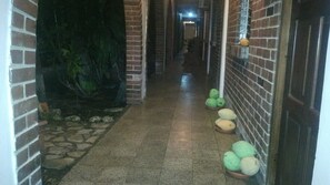 Hallway - Hotel Villa Los Arcos (Flores)