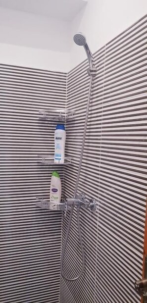 Dusche im Bad