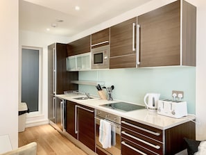 Luxury Duplex, 3 Bedrooms, Non Smoking, City View | Private kitchen