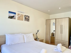 Deluxe Apartment, 1 Bedroom, Non Smoking, City View | Soundproofing, iron/ironing board, free WiFi
