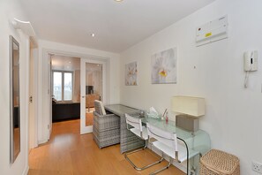 Exclusive Apartment, 2 Bedrooms, Non Smoking, 2 Bathrooms | Soundproofing, iron/ironing board, free WiFi