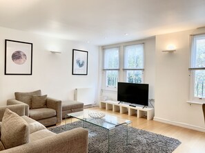Superior Apartment, 3 Bedrooms, Non Smoking, City View | Living area | Flat-screen TV - Lexham Gardens (London)