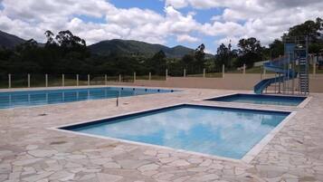 3 outdoor pools