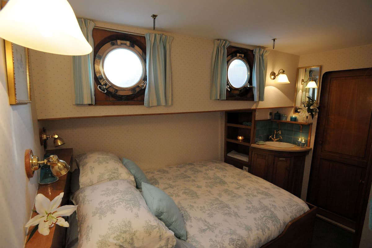 Klassieke Twin kamer, 1 tweepersoonsbed, niet-roken, uitzicht op het water | Individueel gedecoreerd, individueel gemeubileerd, beddengoed