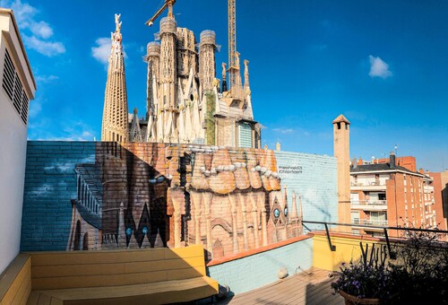 Happy People Sagrada Familia
