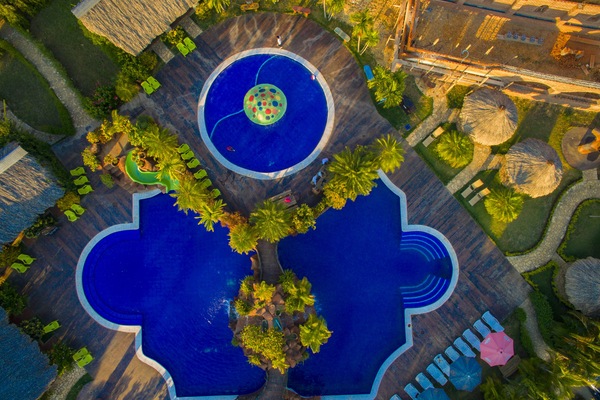 3 kolam renang terbuka