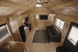 Cabane | Coin séjour | TV connectée, Hulu, services de streaming