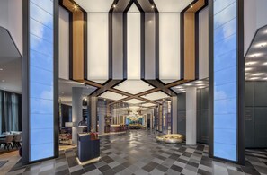 Rooftop bar, alfresco dining, open select days - ANDAZ MUNICH SCHWABINGER TOR, BY HYATT (Munich)