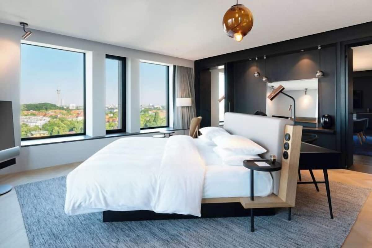 Free minibar, in-room safe, desk, laptop workspace