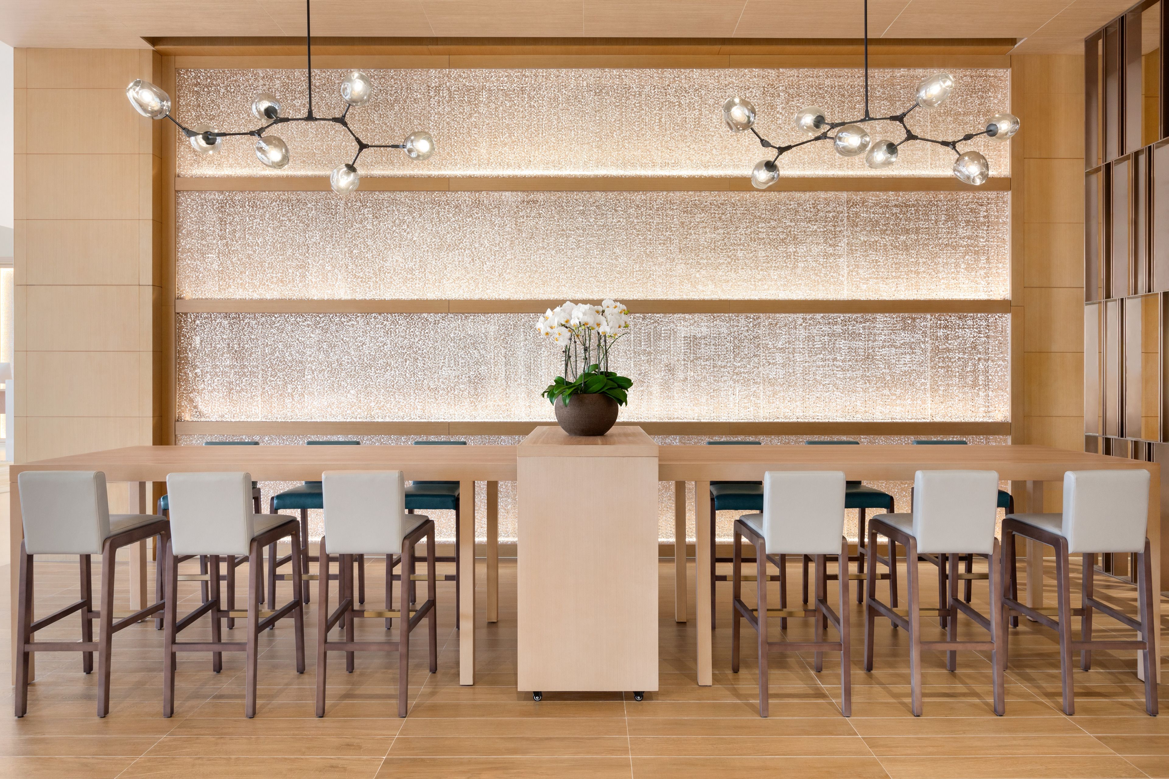 Bar (trong khuôn viên)