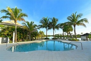 Imagen sin descripción, 3 de 40, botón